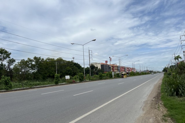 ขาย ที่ดิน ใกล้ นิคม อุตสาหกรรมบางปะอิน ติดถนนใหญ่ ถนนอุดมสรยุทธ์ ตำบลคลองจิก อำเภอบางปะอิน จังหวัดพระนครศรีอยุธยา