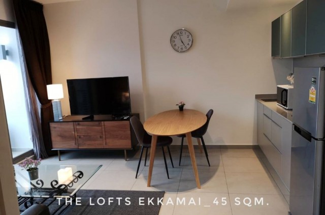 ให้เช่า คอนโด 1 ห้องนอน วิวสวย ห้องสวย The Lofts เอกมัย (เดอะ ลอฟท์ เอกมัย) 45 ตรม. ใกล้BTS เอกมัย ทองหล่อ พร้อมพงศ์