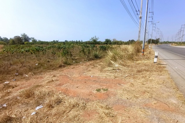 ขายที่ดินเปล่า 14-2-80 ไร่ ติดถนนสายราชบุรี 4016 อำเภอจอมบึง จังหวัดราชบุรี