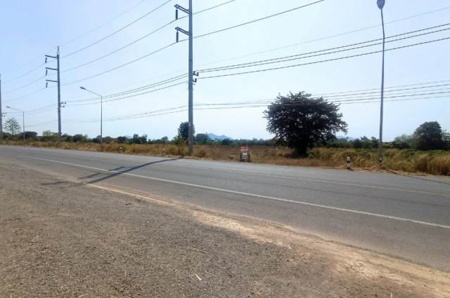 ขายที่ดินเปล่า 14-2-80 ไร่ ติดถนนสายราชบุรี 4016 อำเภอจอมบึง จังหวัดราชบุรี