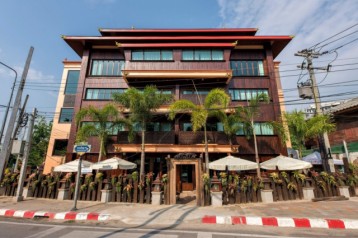 โรงแรมหรูราคาดี คูเมืองเชียงใหม่ ติดถนนใหญ่ 2 ด้าน 24 ห้อง พื้นที่ 230 ตร.วา ถูกกว่าราคาประเมิน โซน JJ market นักท่องเที่ยวฉ่ำ