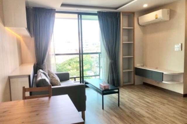 ให้เช่า คอนโด พหลโยธิน ซอย2D’Rouvre Condominium : เดอ รูฟ คอนโดมิเนียม 60 ตรม. 1นอน 1น้ำ ชั้น7 เฟอร์ครบ ใกล้btsอารีย์ และสนามเป้า....