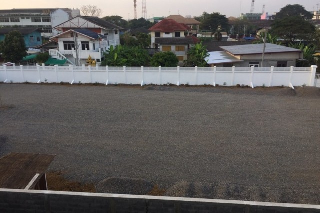 ขายที่ดินสวยมาก ใจกลางเมือง เนื้อที่ 3 งาน 57 ตรว. พร้อมรั้วคอนกรีต มีน้ำไฟพร้อมปลูกบ้าน