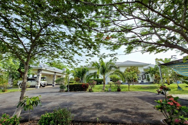ขายบ้านสวนพร้อมที่ดินขนาดใหญ่ จ.อุดรธานี (H1SS-421)
