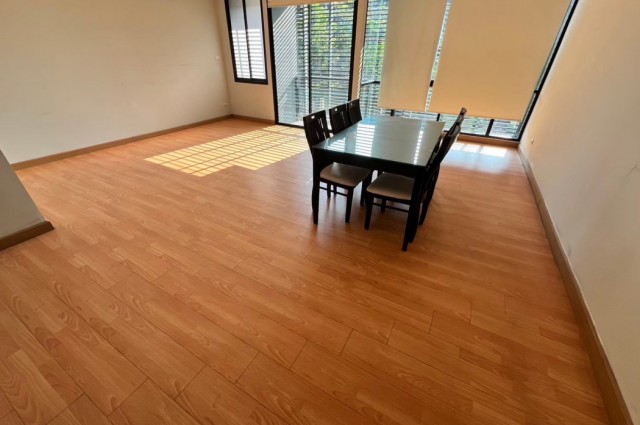 ขาย Home Office ติดถนนใหญ่รามคำแหง และรถไฟฟ้า พร้อมใช้งานได้เลย