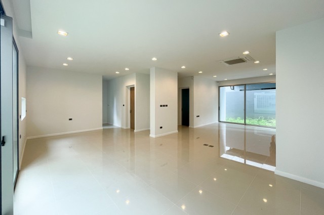 ขาย บ้านเดี่ยว สภาพใหม่ Private Nirvana Residence North-East 430 ตรม 65 ตรว หรูหรา มีระดับ