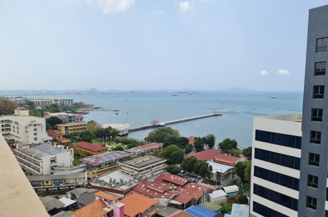 ให้เช่า คอนโดริมทะเล ศรีราชา เบย์วิว Sriracha Bay View 95 ตรม. วิวทะเล 180 องศา